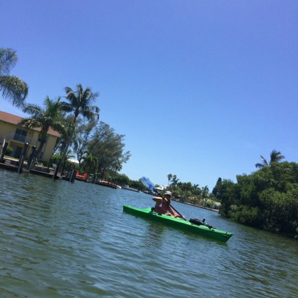 Welcome to my closet! - Picture 7 of 9